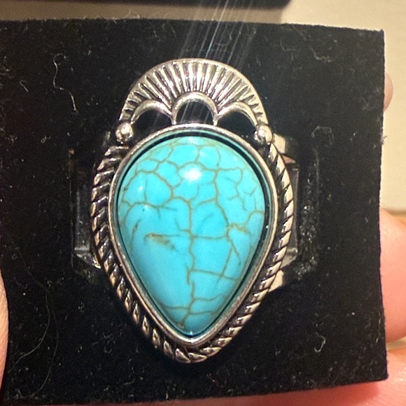 Paparazzi 3 Piece Turquoise Jewelry Set (Includes: Earrings, Bracelet & Ring) - Picture 7 of 15